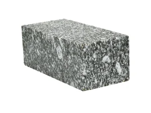 Granitowa cięta płomieniowana ciemnoszara KOŚMIN (25x12,5x8)