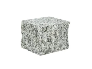 Kostka granitowa cięto-łupana płomieniowana jasnoszara STRZEGOM (10x10x10)